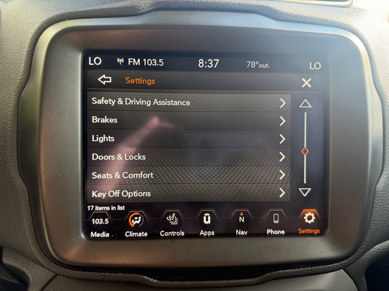 Used 2023 Jeep Renegade Latitude w/ Sun/Sound Group AWD/4WD image 45