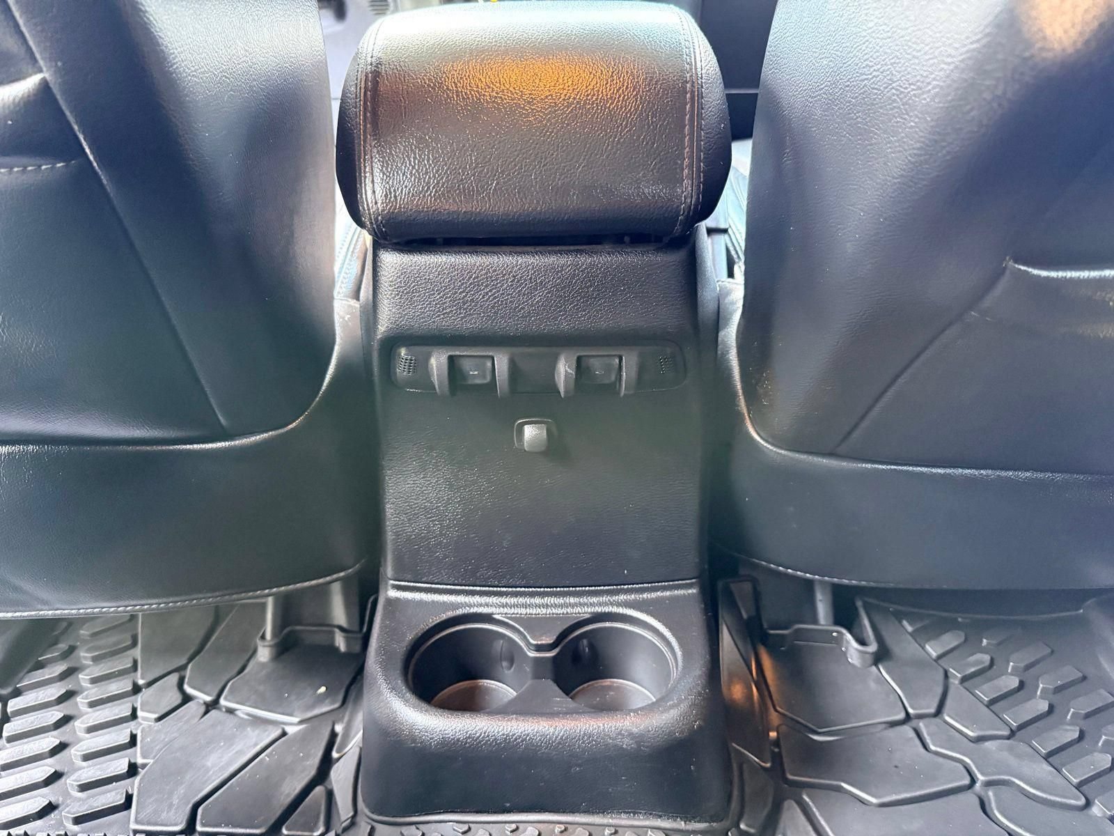 Used 2013 Jeep Wrangler Unlimited Sahara AWD/4WD image 31
