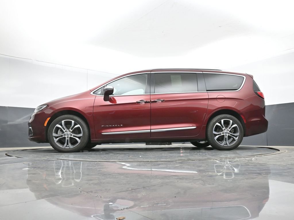 Used 2022 Chrysler Pacifica Pinnacle image 39