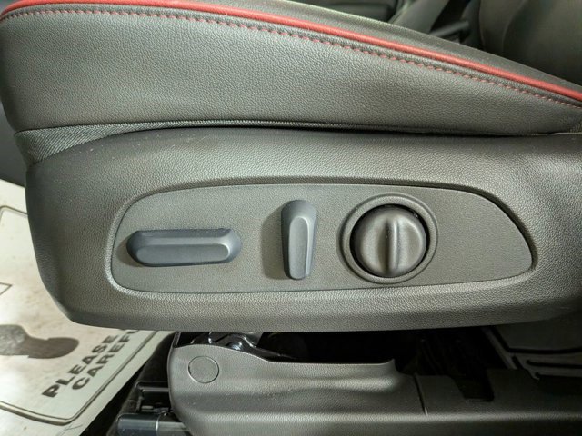 Used 2025 Chevrolet TrailBlazer RS image 21