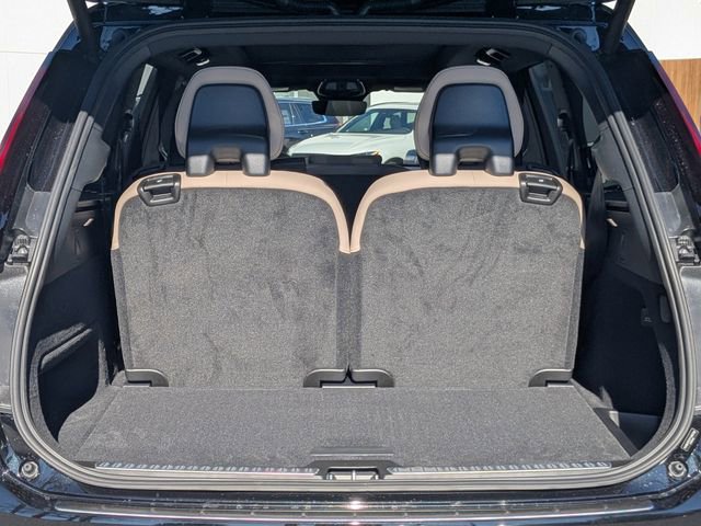 New 2026 Volvo XC90 B6 Plus w/ Protection Package Premier AWD/4WD image 13