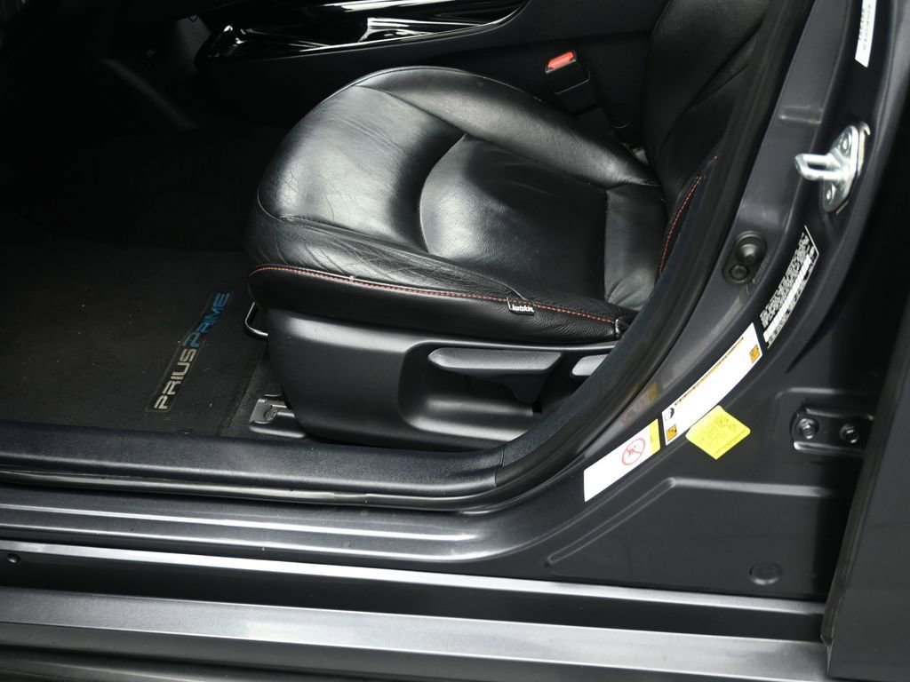 Used 2018 Toyota Prius Prime Plus image 10