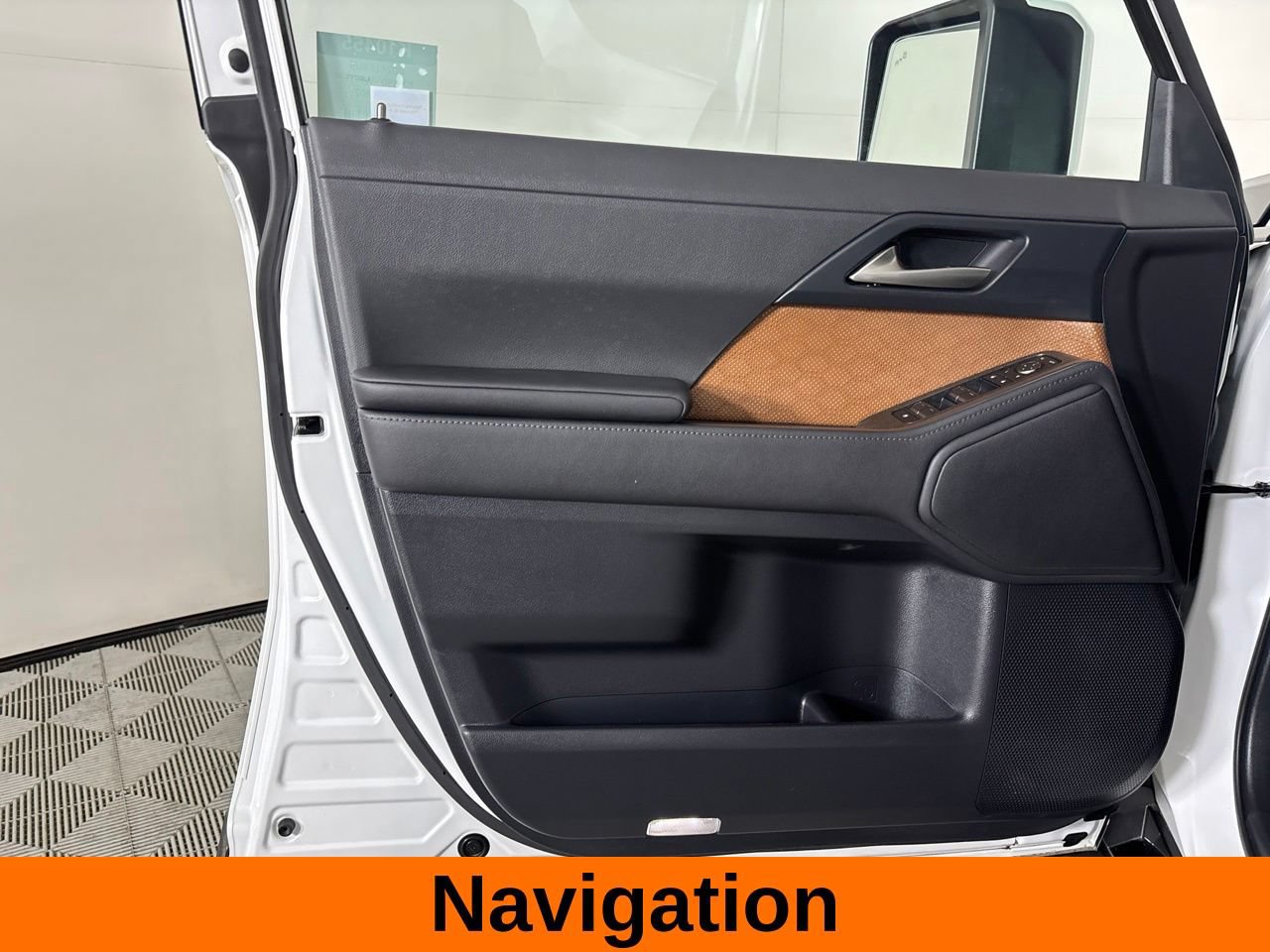 Used 2024 Lexus GX 550 w/ Cold Area Package AWD/4WD image 11