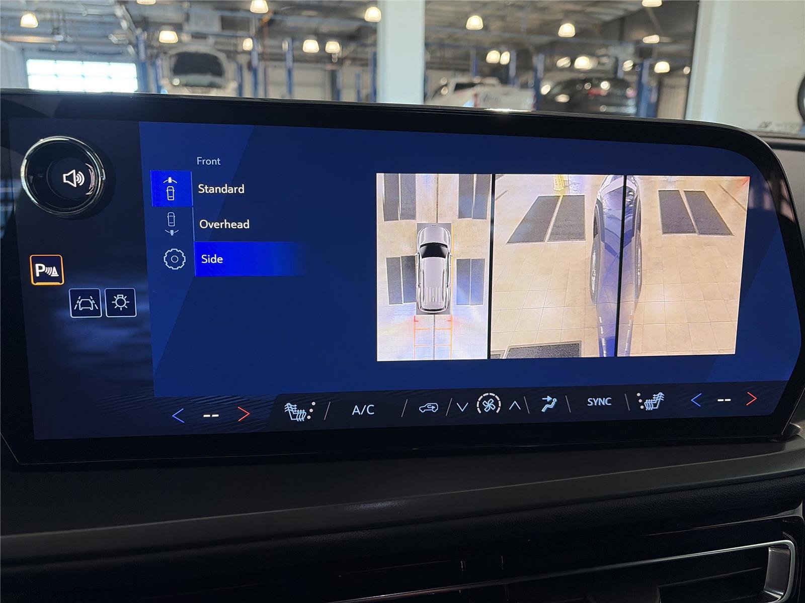 New 2026 Chevrolet Traverse LT w/ Driver Confidence Package image 22