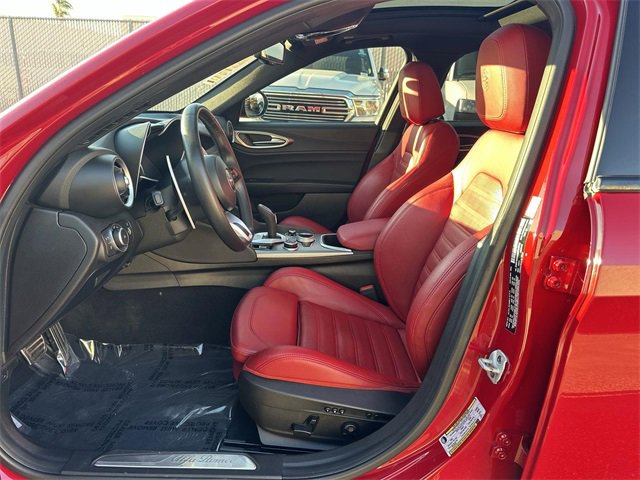 Used 2022 Alfa Romeo Giulia Veloce image 19