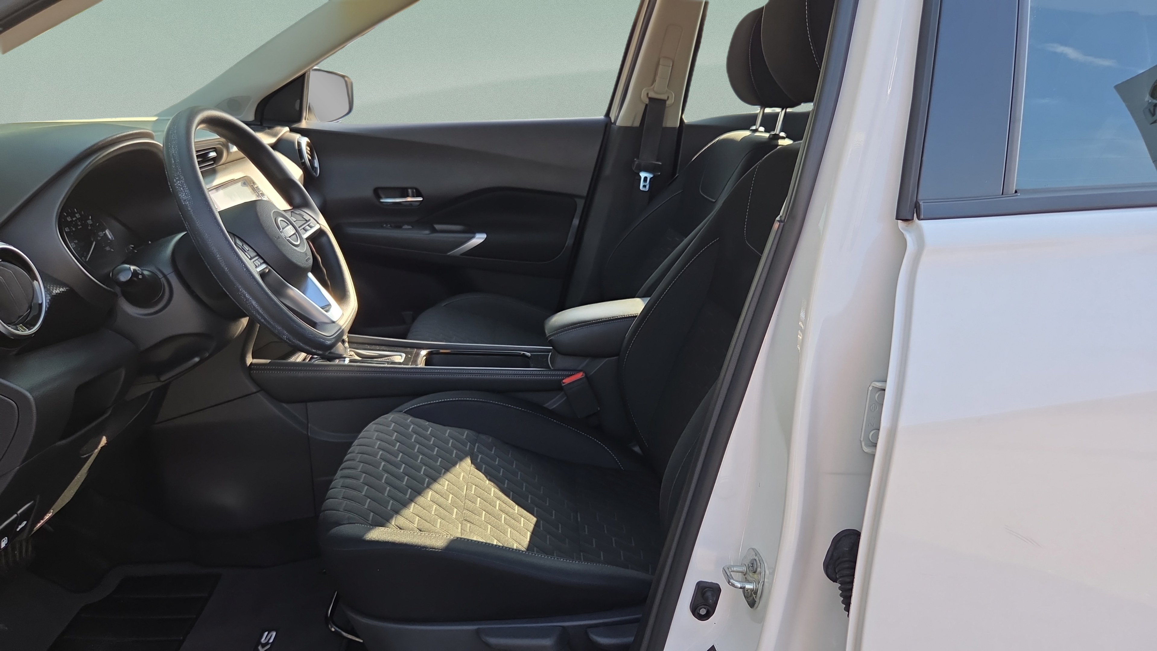 Used 2023 Nissan Kicks SV FWD image 9
