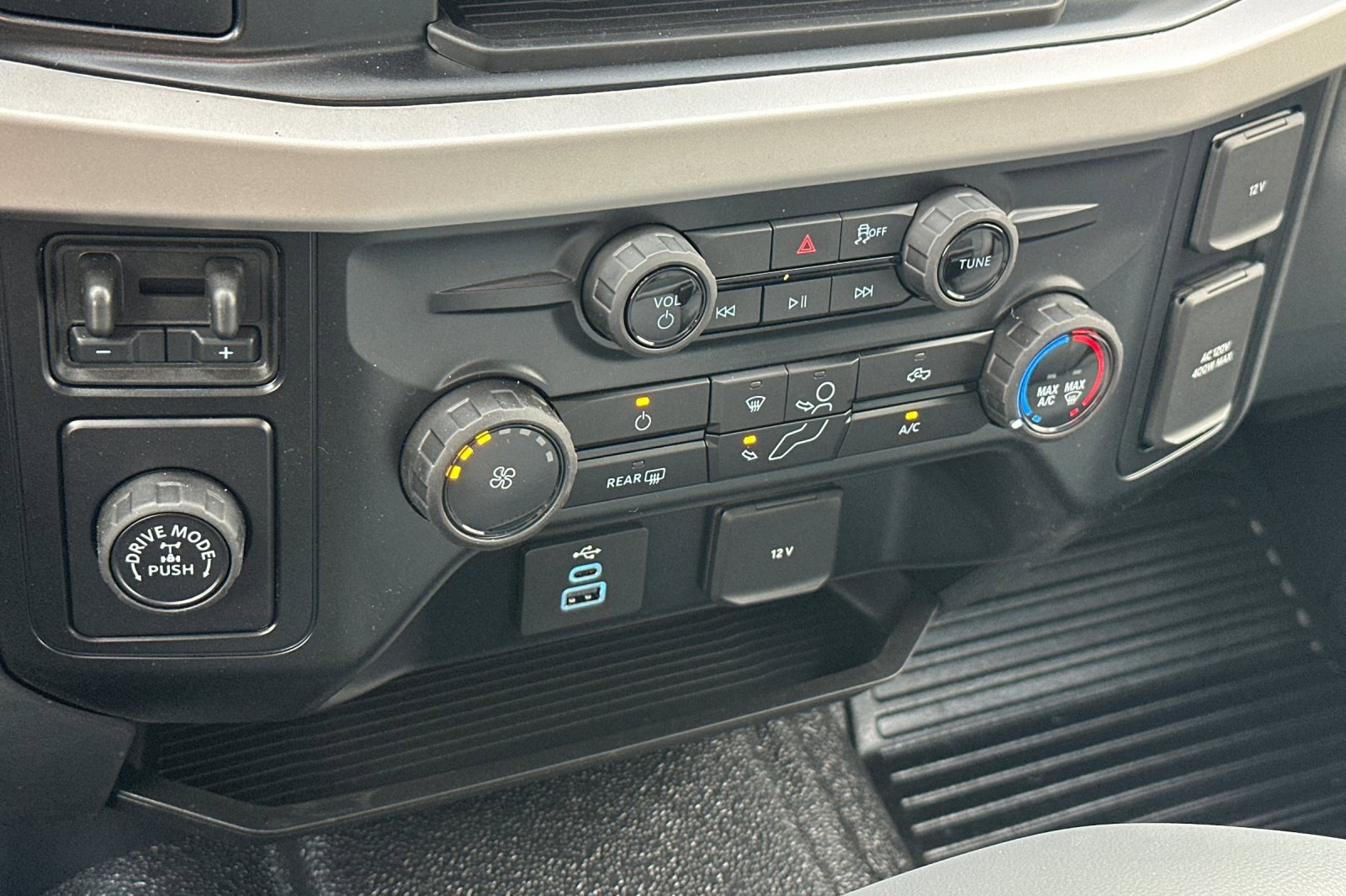 New 2026 Ford F350 2WD Crew Cab Super Duty image 18