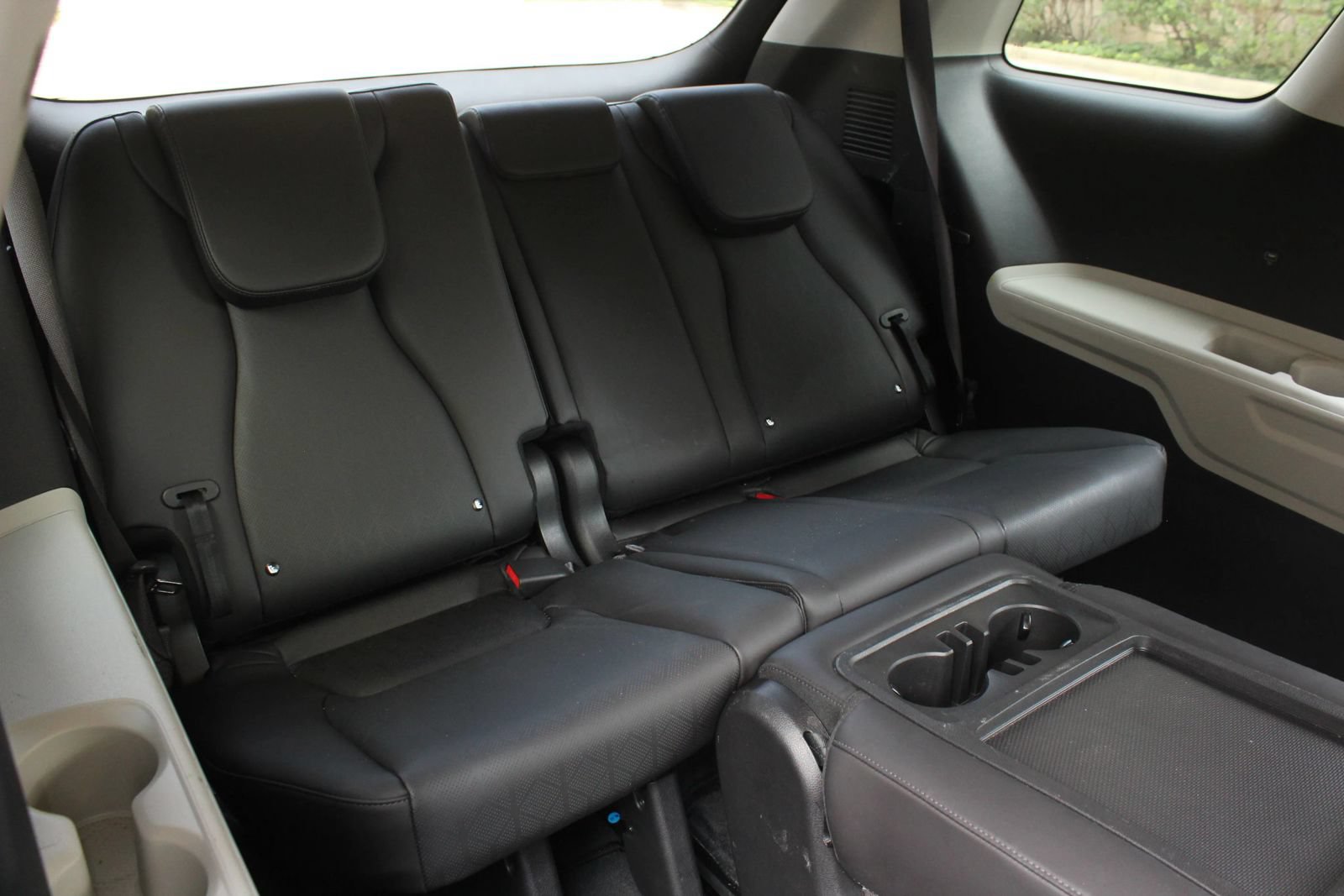Used 2024 Kia Carnival LX FWD image 22