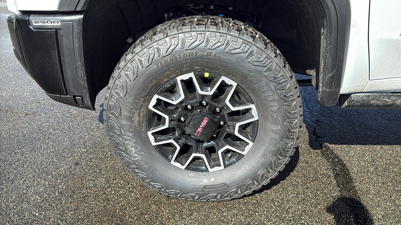 New 2026 GMC Sierra 2500 AT4X w/ LPO, Black Badging Package image 6