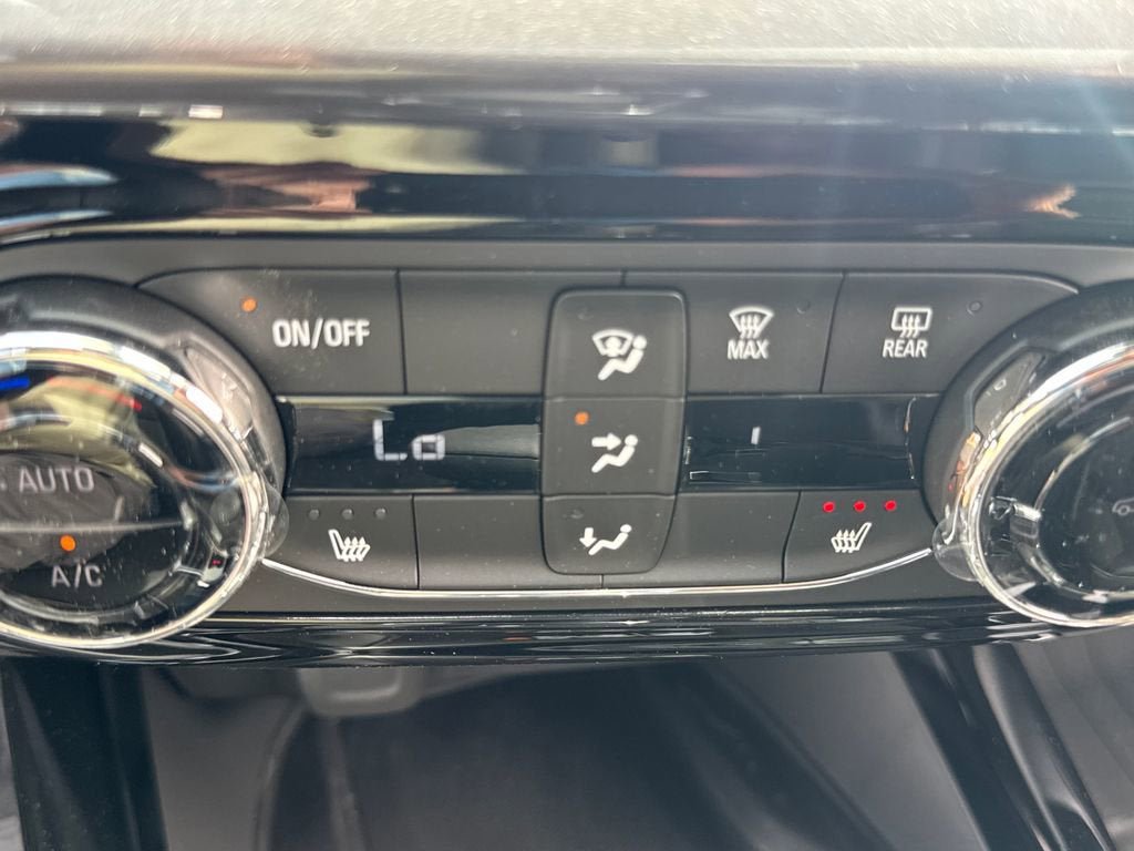New 2026 Chevrolet Trax ACTIV w/ Sunroof Package FWD image 21