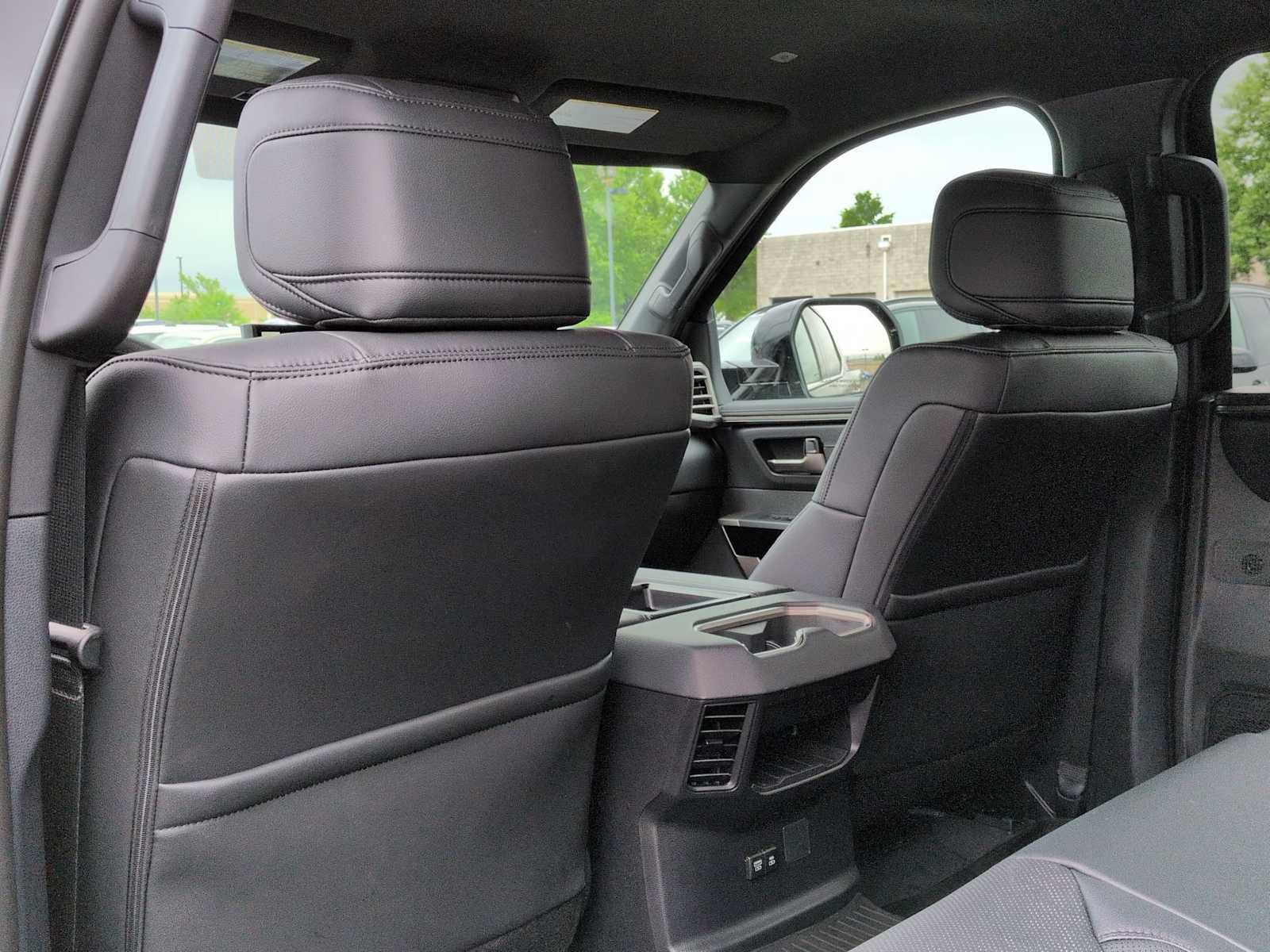 Used 2025 Toyota Tundra Limited AWD/4WD image 19