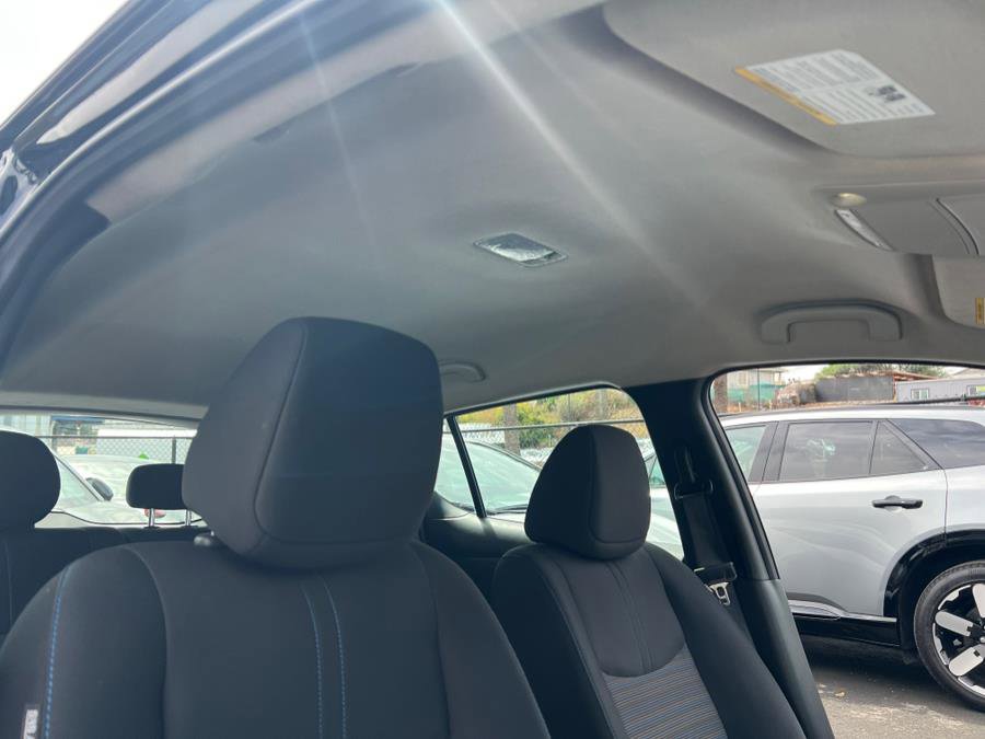 Used 2025 Nissan Leaf S image 26