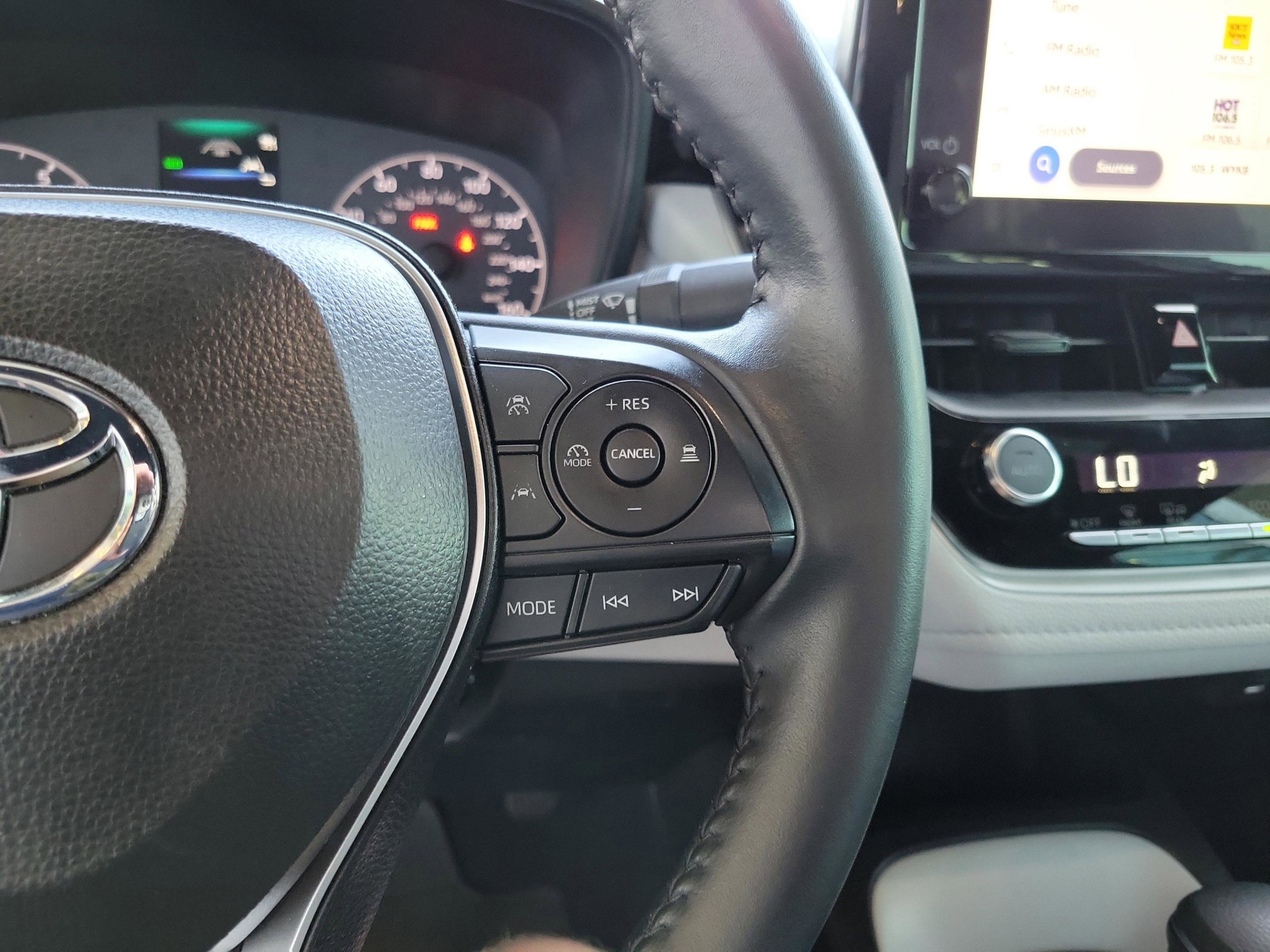 Certified 2025 Toyota Corolla SE image 22