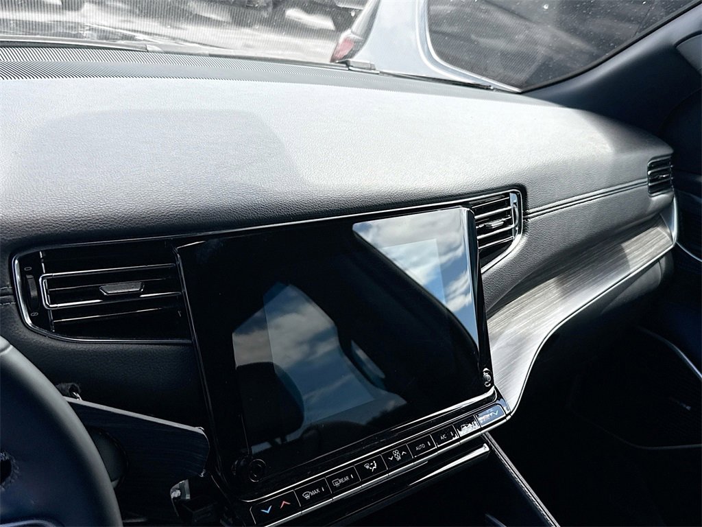 Used 2023 Jeep Wagoneer L Series II image 8