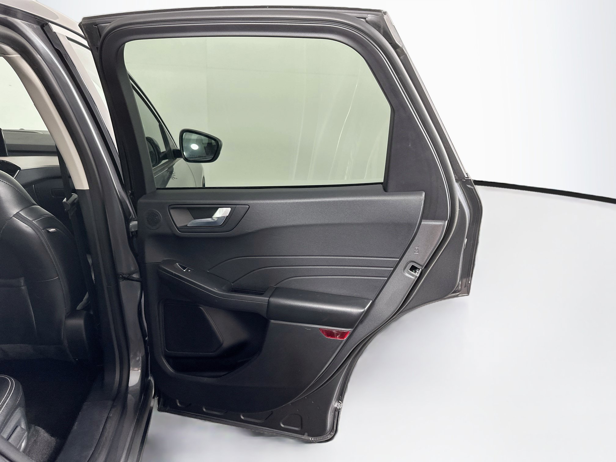 Used 2022 Ford Escape SEL w/ Technology Package FWD image 31