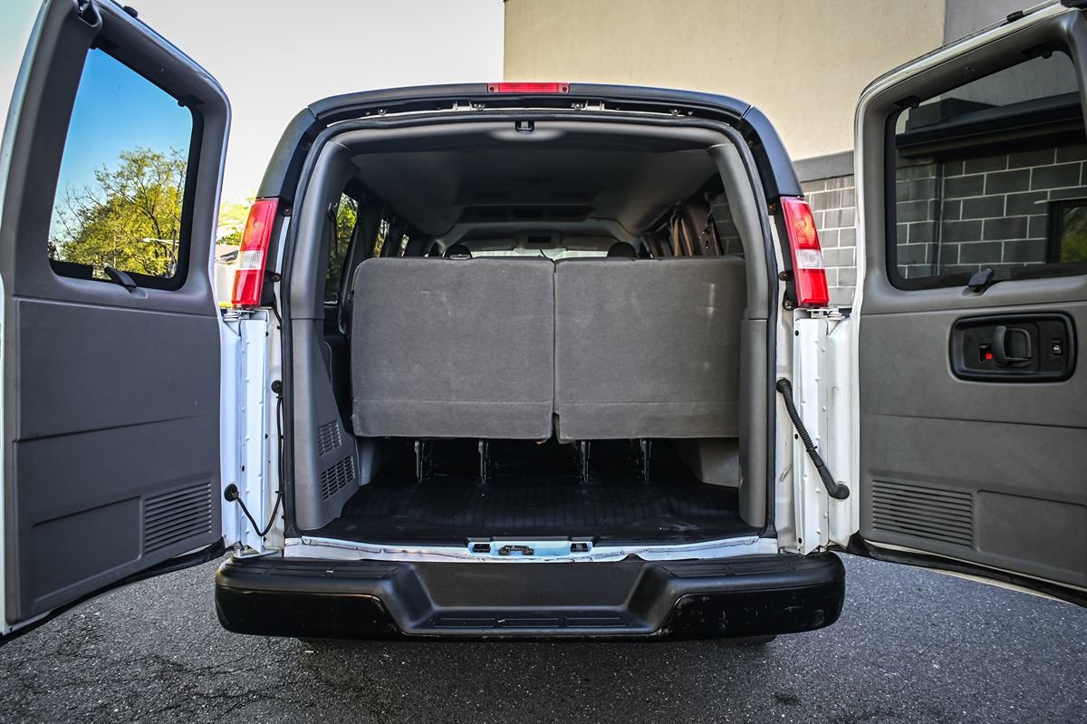 Used 2017 Chevrolet Express 2500 LS RWD image 9
