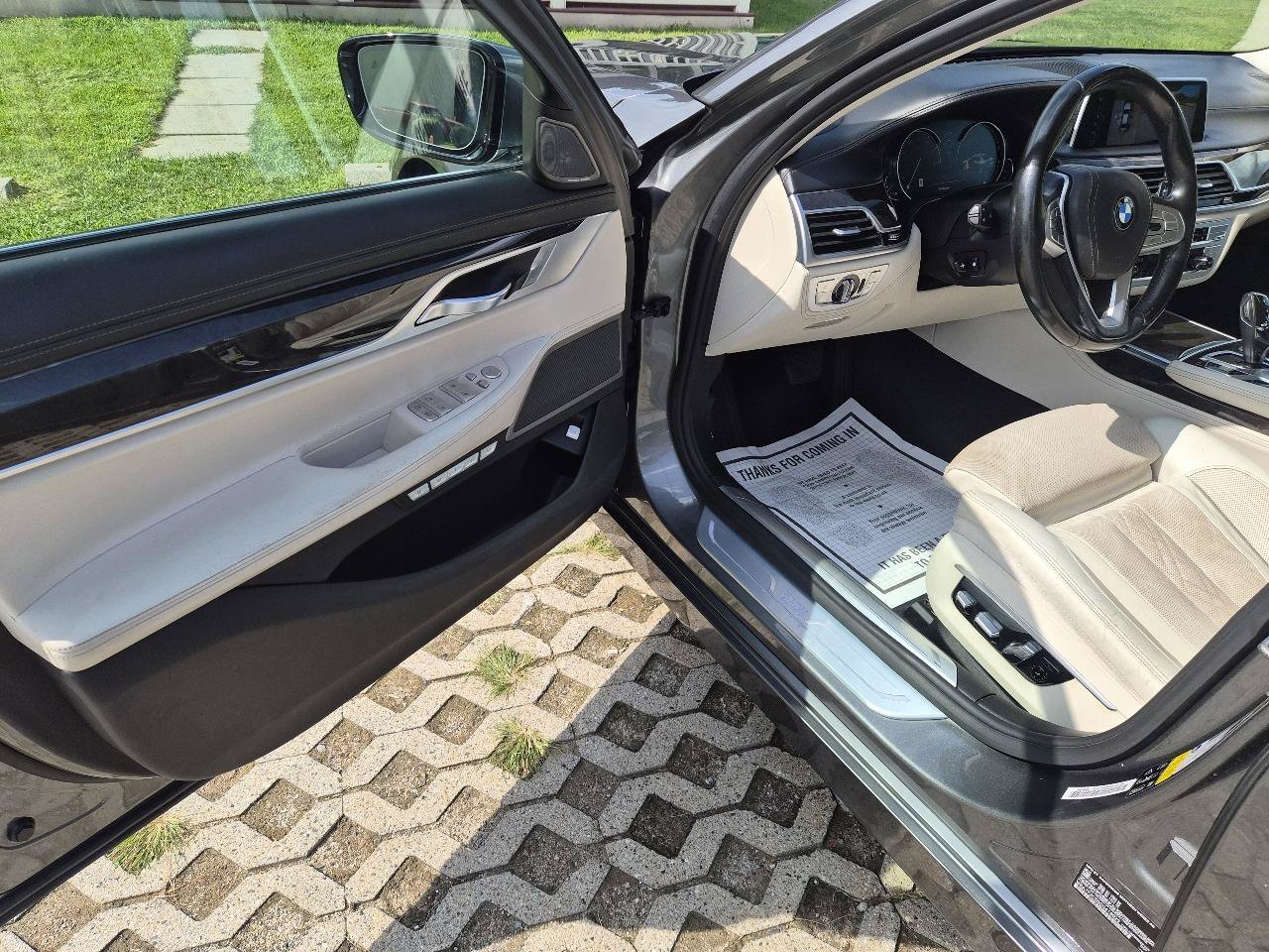 Used 2016 BMW 750i xDrive AWD/4WD image 21