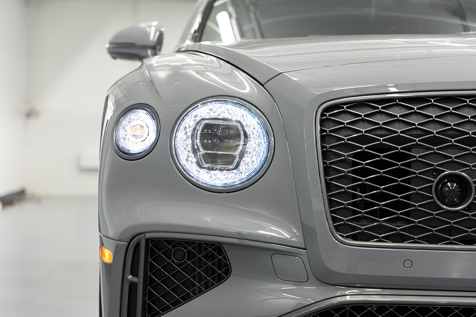 New 2026 Bentley Flying Spur Plug-In Hybrid AWD/4WD image 9