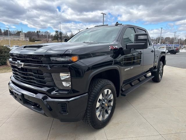 Used 2025 Chevrolet Silverado 2500 Custom w/ Custom Value Package image 3