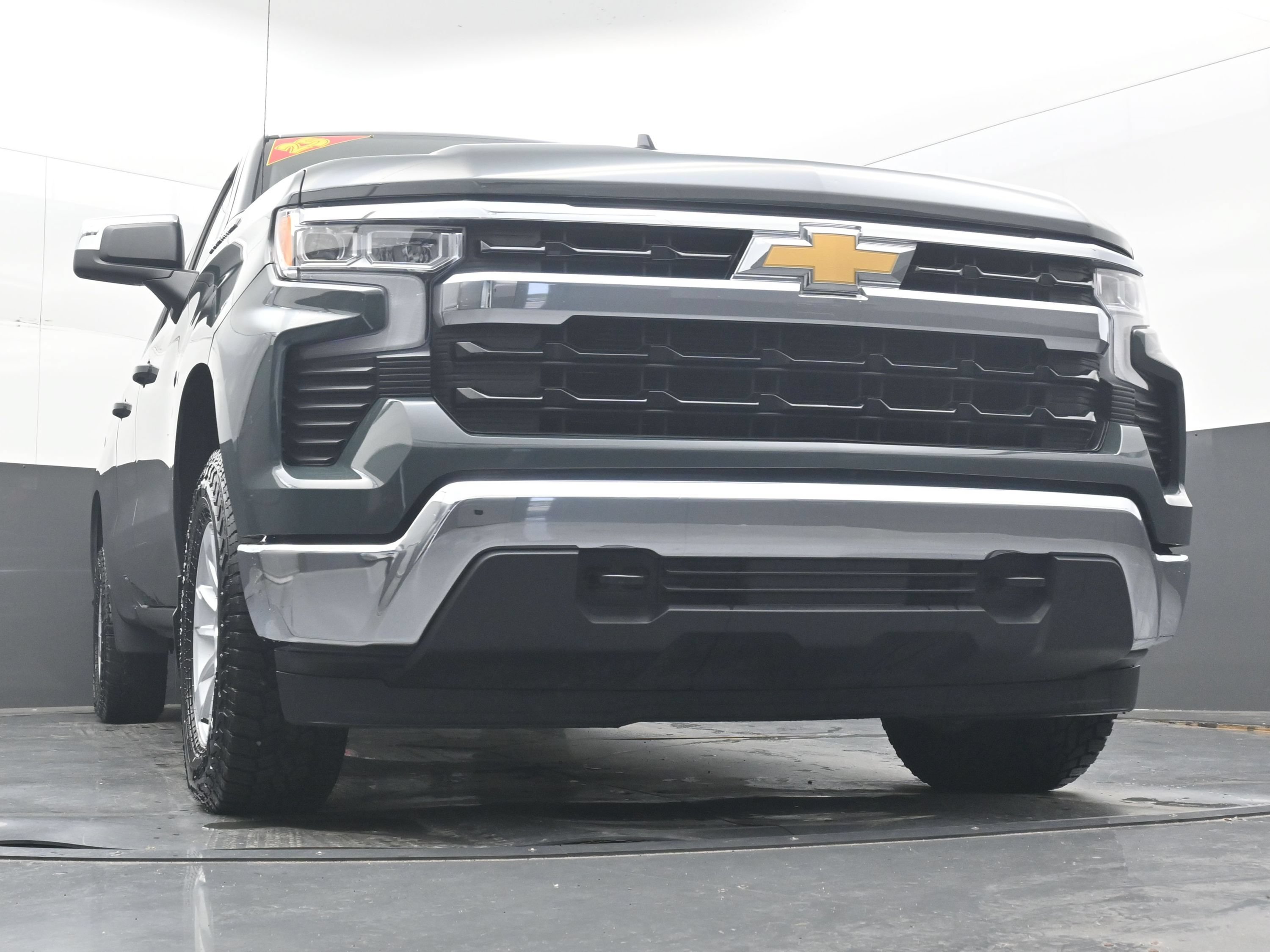 Used 2025 Chevrolet Silverado 1500 LT AWD/4WD image 23