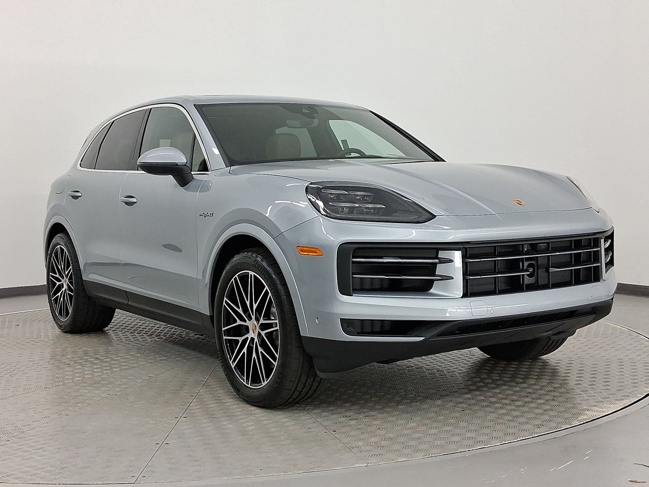 Used 2026 Porsche Cayenne E-Hybrid AWD/4WD image 9