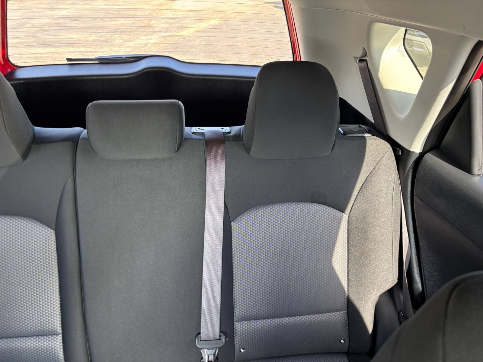 Used 2025 Kia Soul LX w/ LX Technology Package FWD image 32
