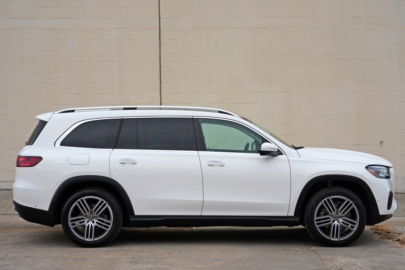 Used 2024 Mercedes-Benz GLS 450 4MATIC image 65