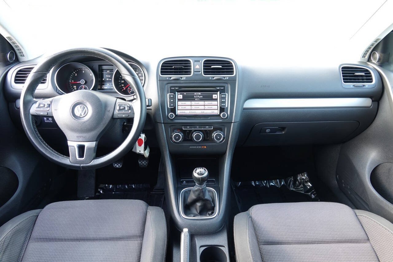 Used 2011 Volkswagen Golf TDI w/ Cold Weather Pkg FWD image 5