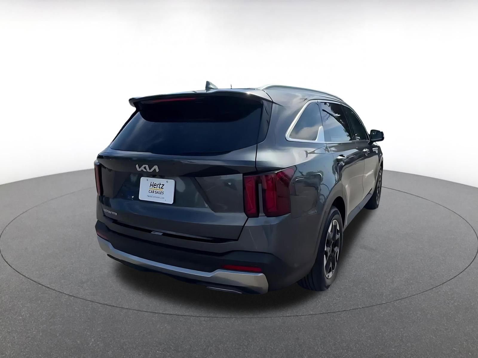 Used 2024 Kia Sorento S image 14
