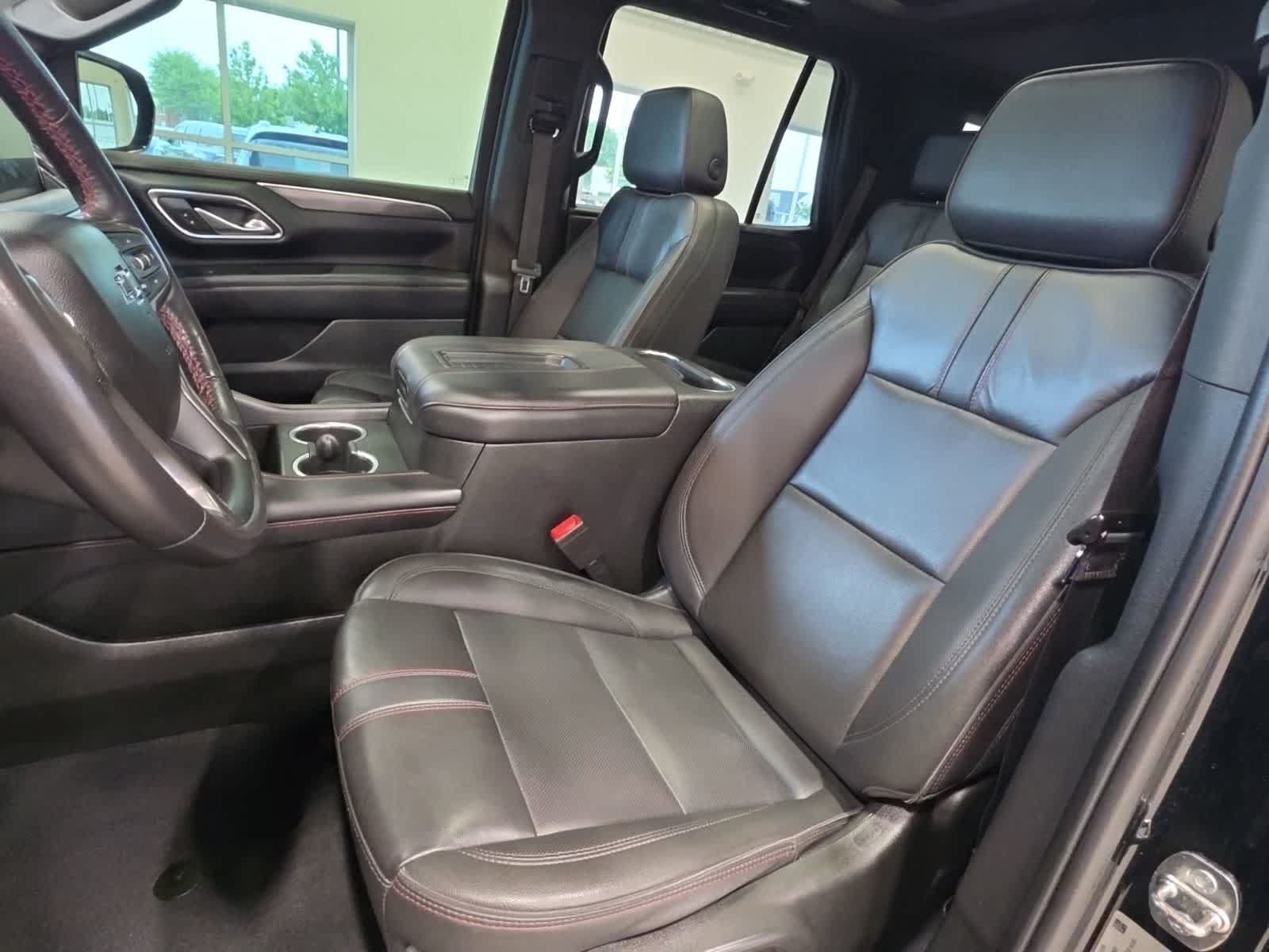 Used 2022 Chevrolet Tahoe RST w/ Luxury Package AWD/4WD image 16