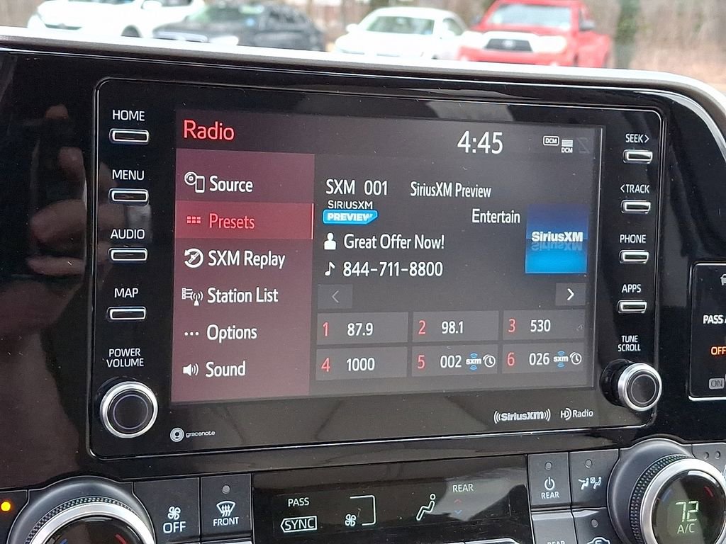 Used 2021 Toyota Highlander XLE image 19