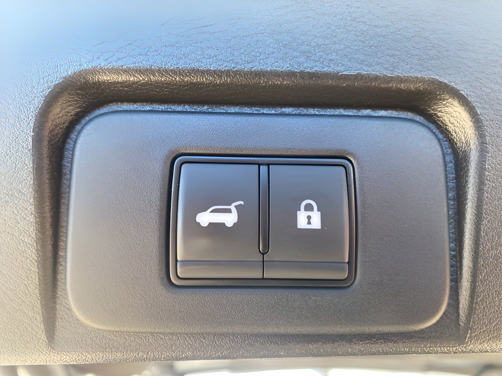 Used 2024 Nissan Rogue SV AWD/4WD image 19