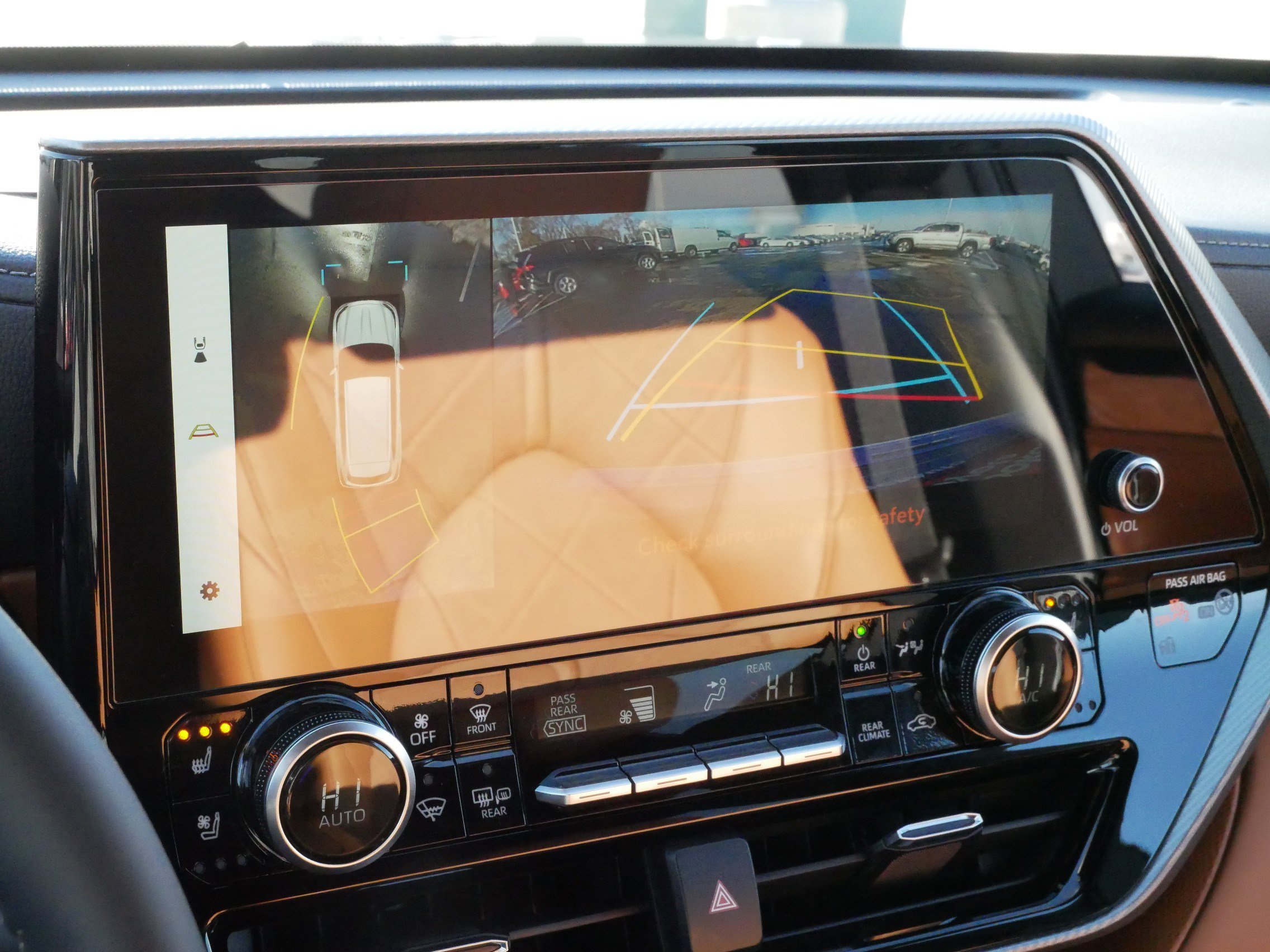 Certified 2026 Toyota Highlander Platinum image 28