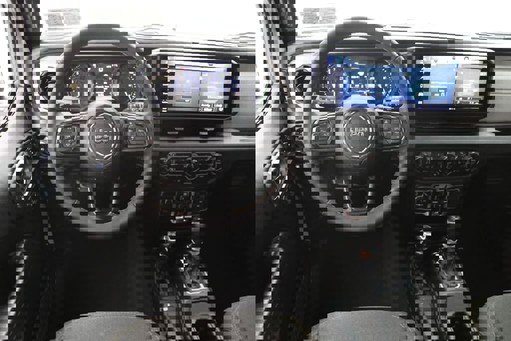 Used 2024 Jeep Wrangler Unlimited w/ Convenience Group image 12