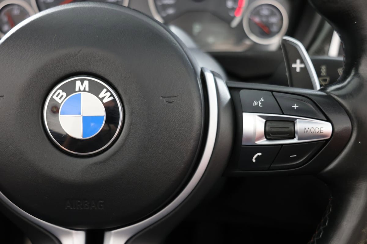 Used 2015 BMW M4 Convertible RWD image 28