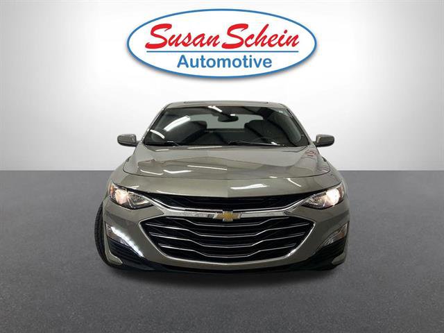 Used 2024 Chevrolet Malibu LT image 2