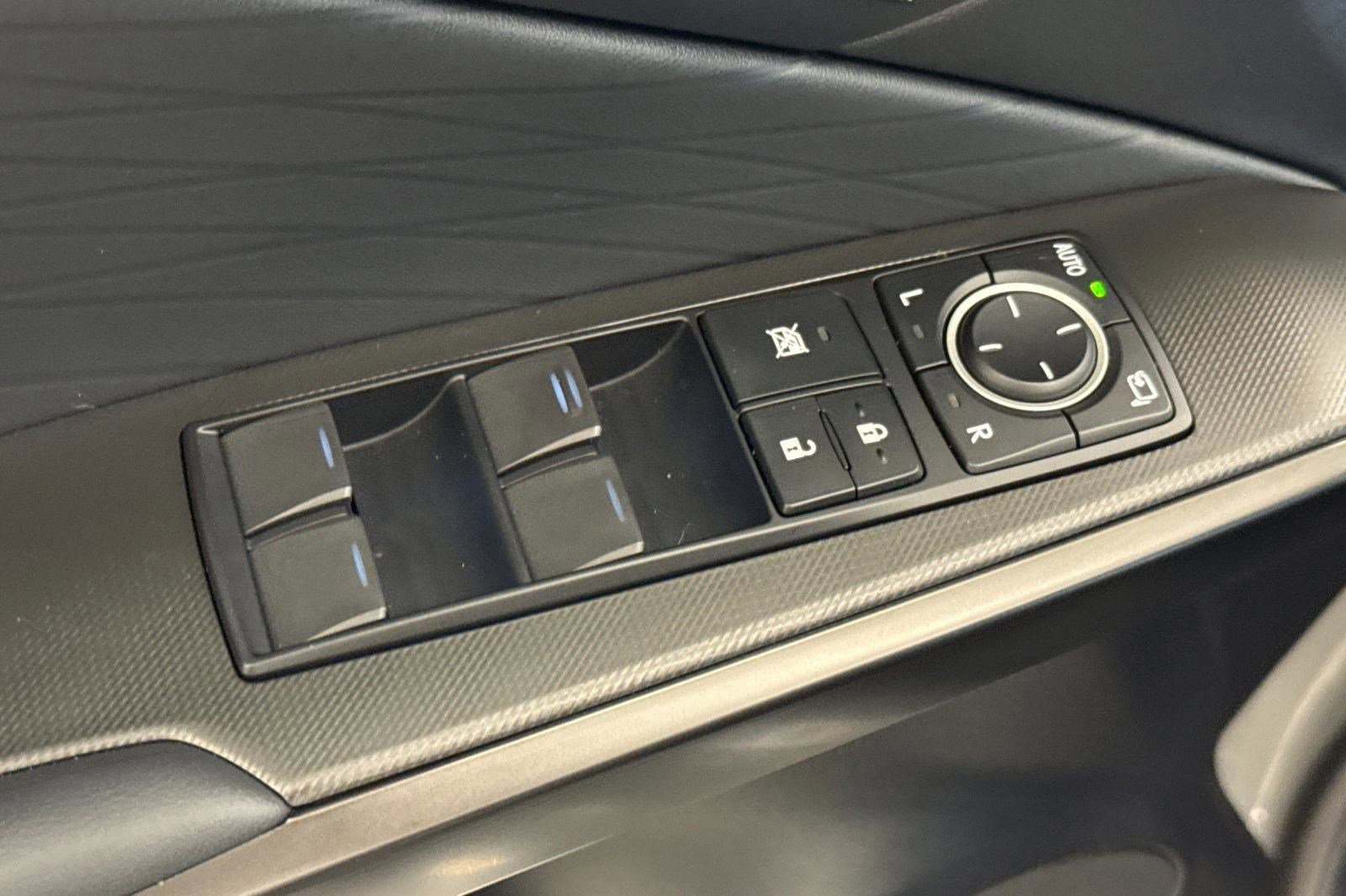 Certified 2025 Lexus IS 350 F Sport w/ Navigation Package image 13