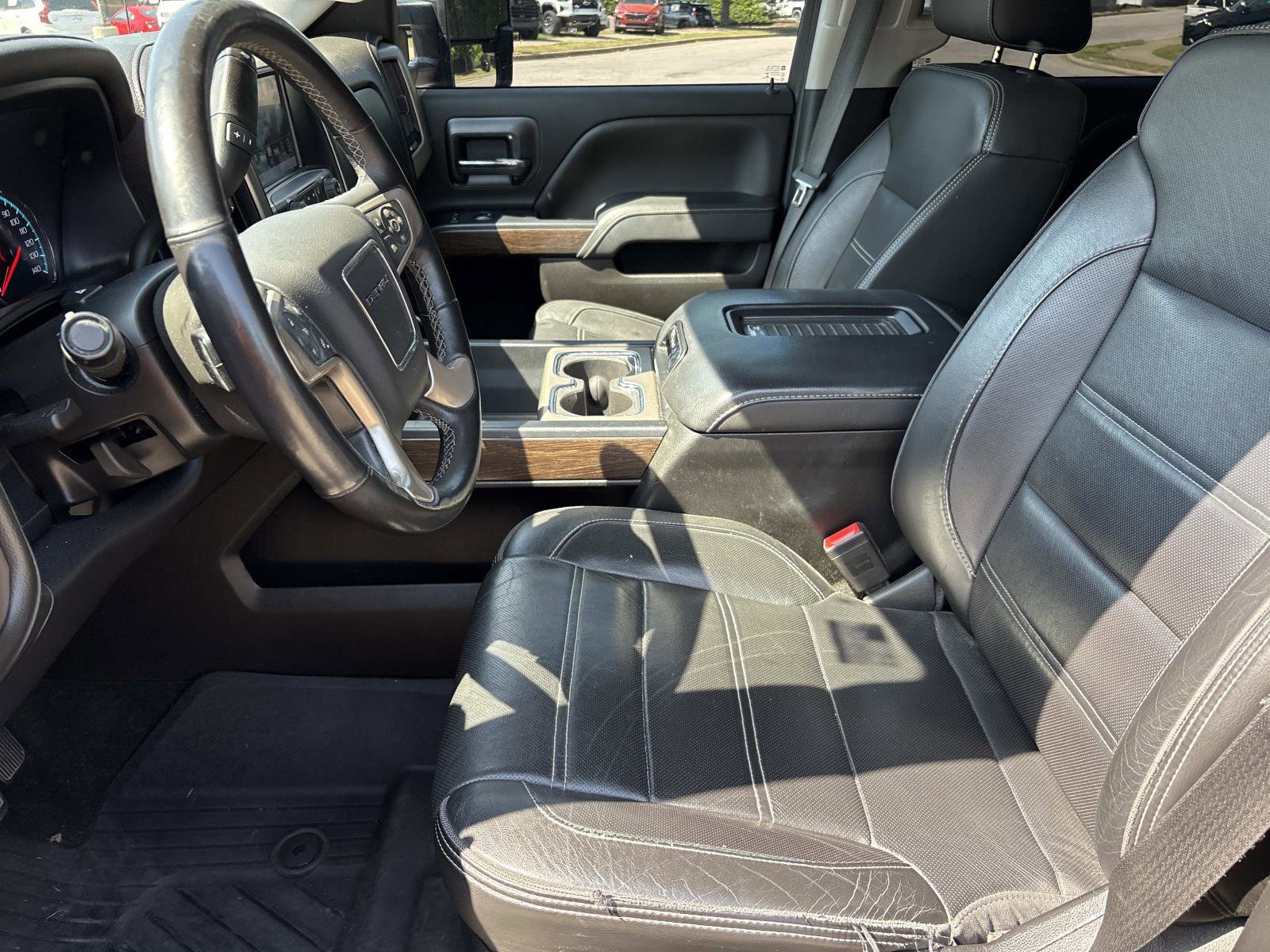 Used 2019 GMC Sierra 2500 Denali w/ Duramax Plus Package AWD/4WD image 15