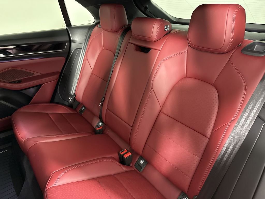 New 2026 Porsche Macan 4 Electric AWD/4WD image 23