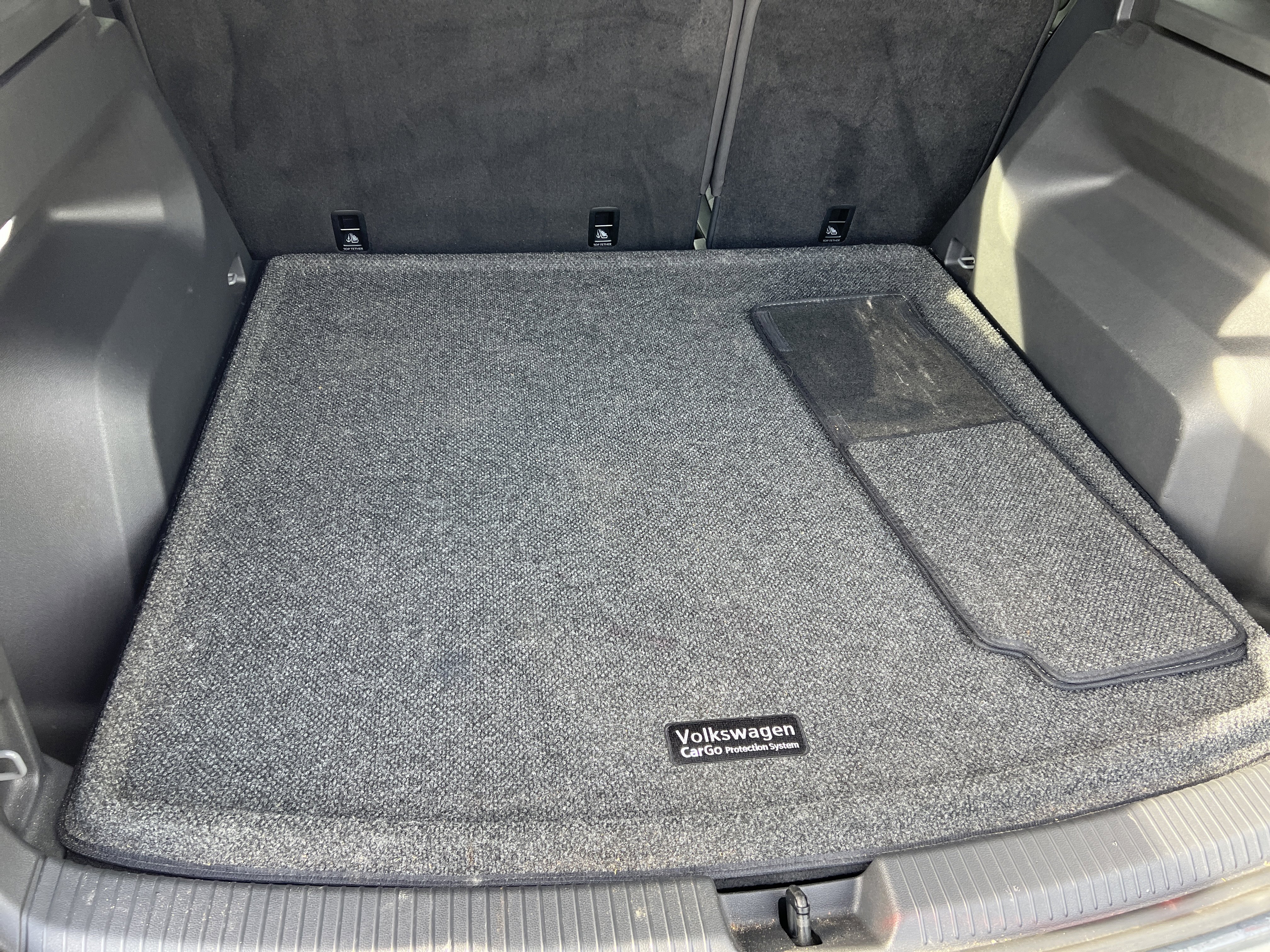 Certified 2025 Volkswagen Atlas Cross Sport SE w/ Panoramic Sunroof Package FWD image 30