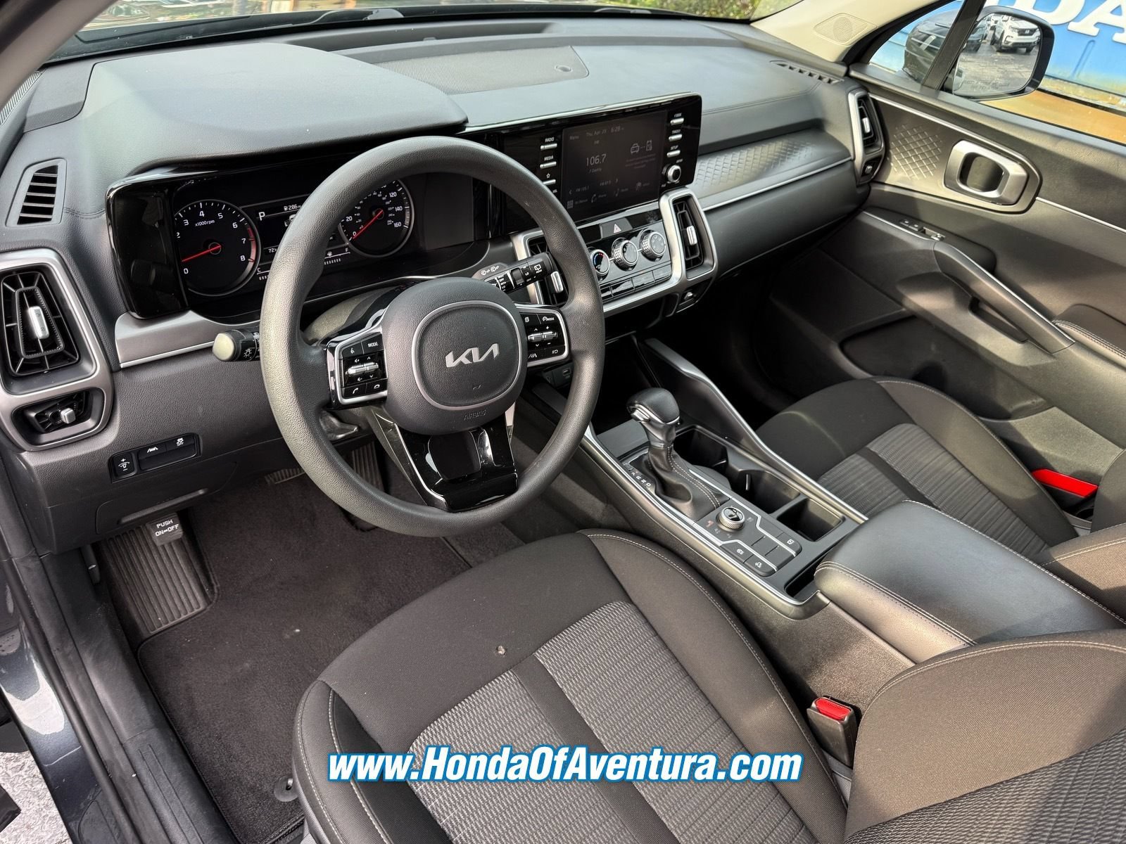 Used 2022 Kia Sorento LX AWD/4WD image 17