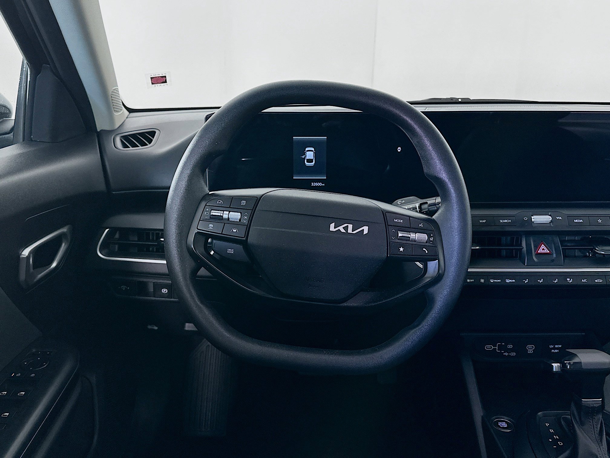 Used 2025 Kia K4 LXS image 18