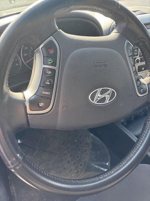 Used 2010 Hyundai Santa Fe SE image 19