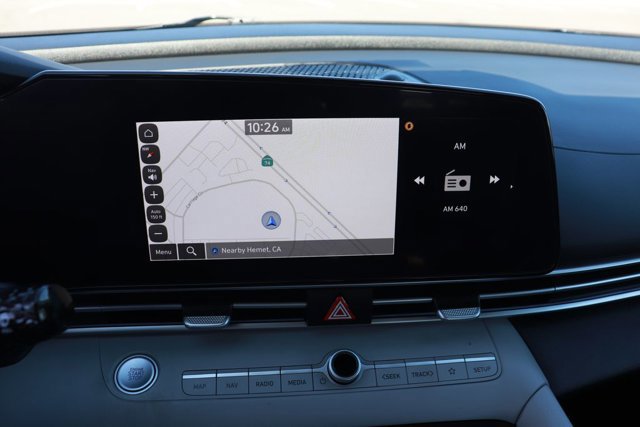 Used 2025 Hyundai Elantra Limited image 17