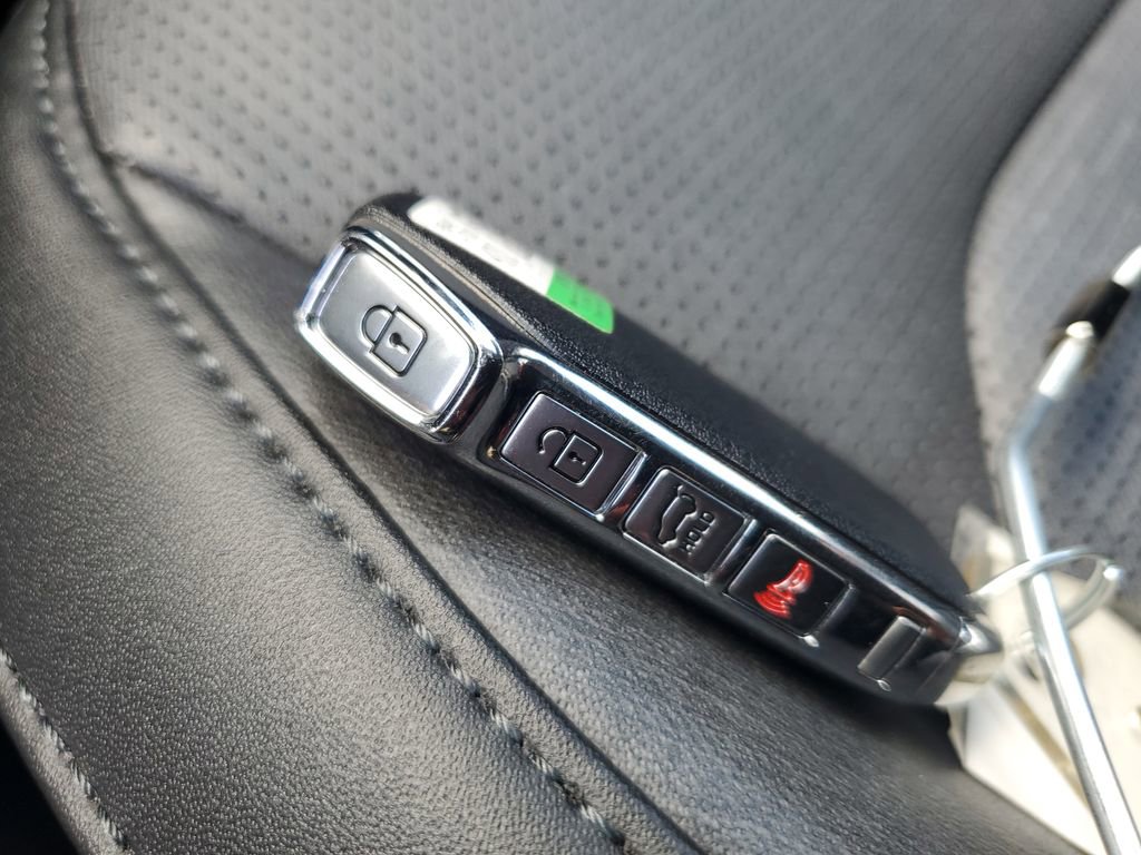 Used 2023 Kia Niro SX Touring image 24