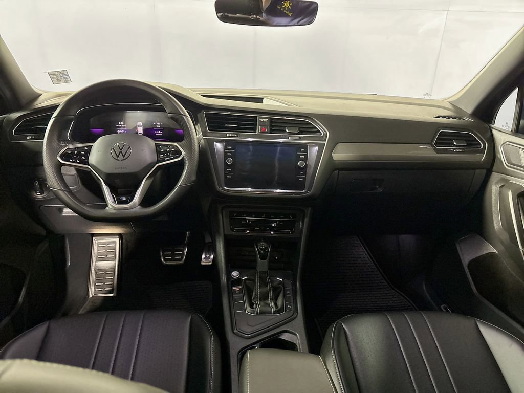 Used 2023 Volkswagen Tiguan SE R-Line image 12