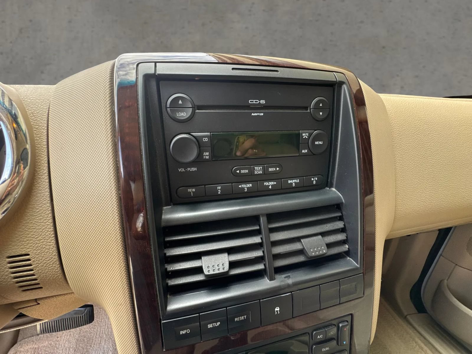 Used 2006 Ford Explorer Limited RWD image 28