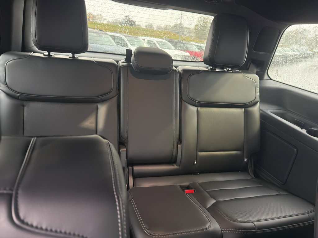 New 2025 Ford Expedition Platinum w/ Stealth Performance Package image 15