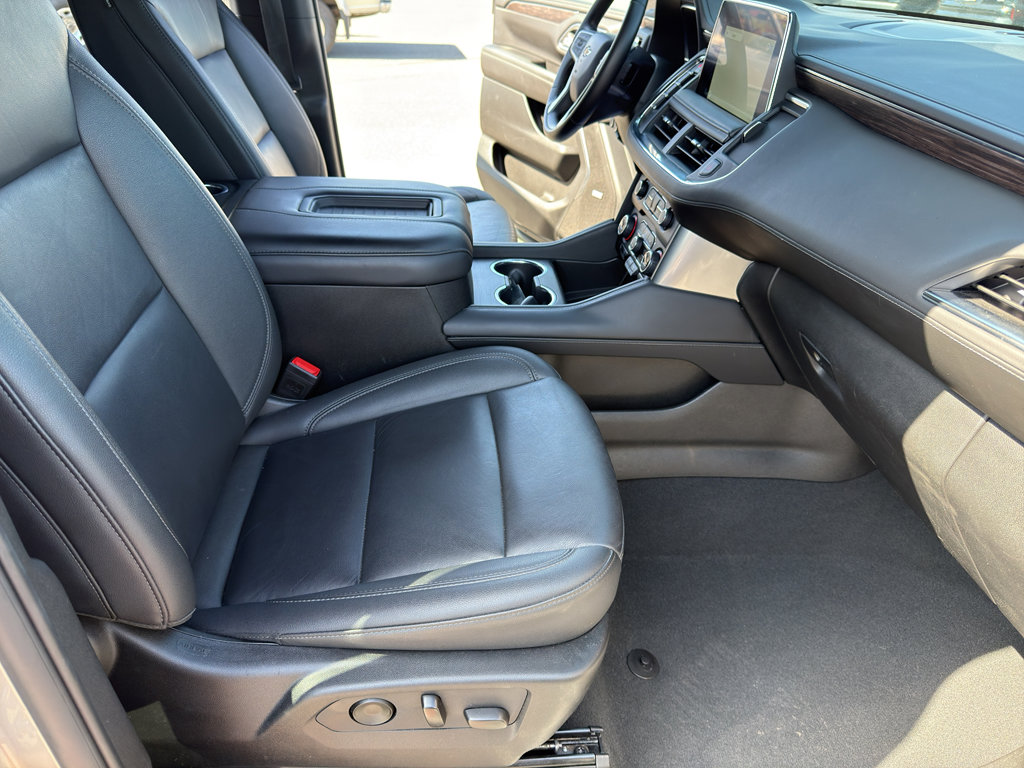 Used 2024 Chevrolet Suburban LT image 31
