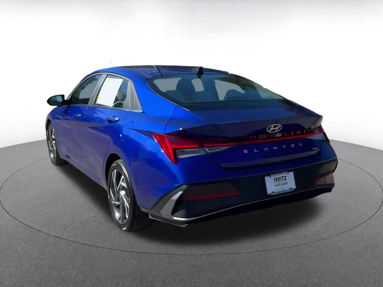 Used 2025 Hyundai Elantra Limited image 10